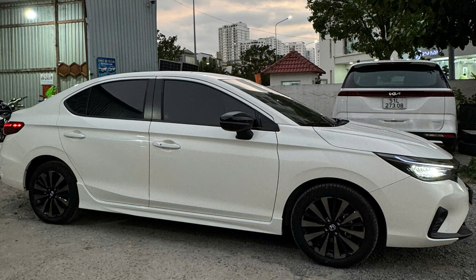 Honda City RS được cho thuê tại Thuê Xe tự lái Quận 7